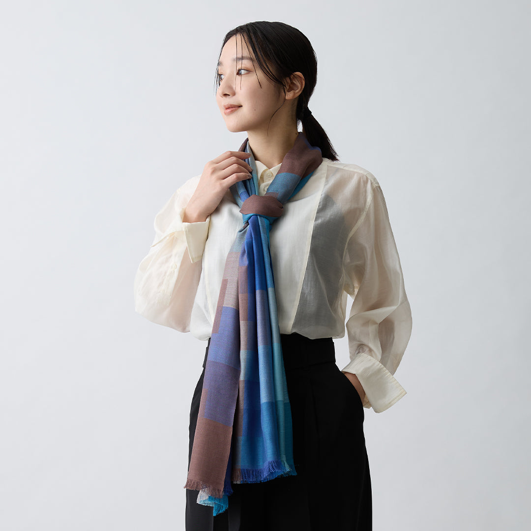 棋盤格紋絲質圍巾