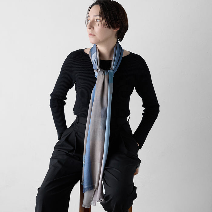 棋盤格紋絲質圍巾